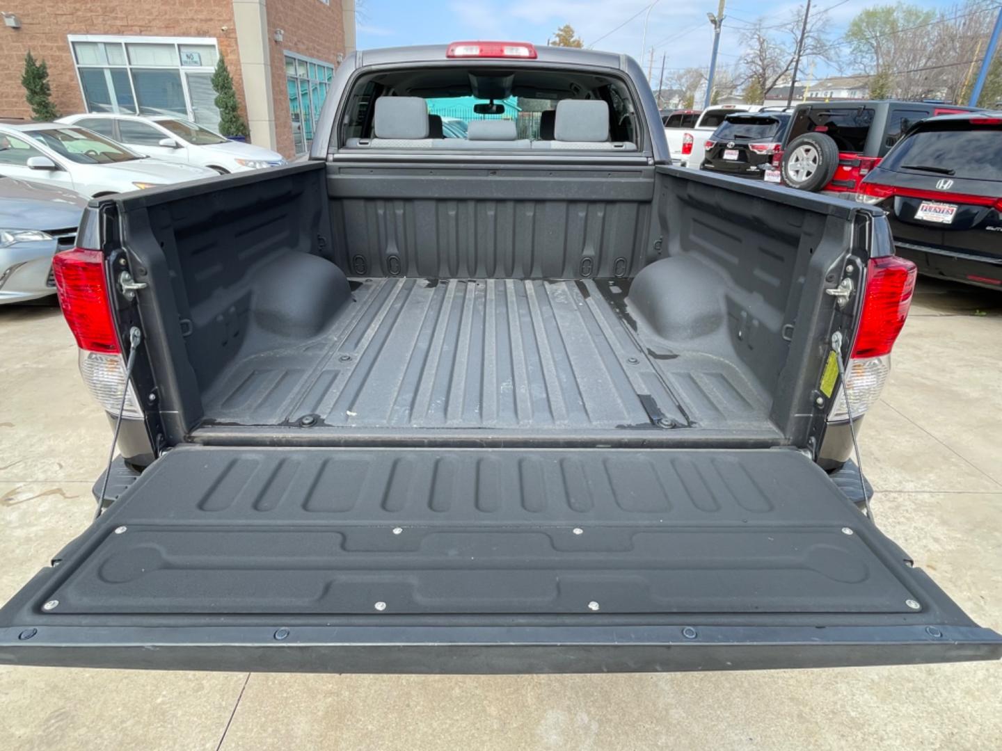 2012 Gray /Silver Toyota Tundra (5TFEY5F17CX) , located at 1501 West 15th St., Houston, 77008, (713) 869-2925, 29.797941, -95.411789 - Photo#14